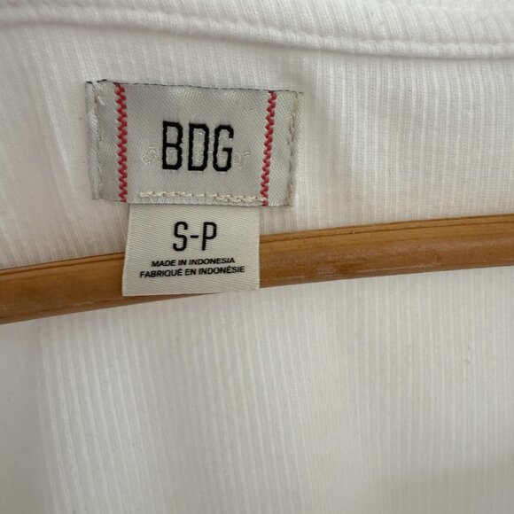 BDG Cropped Ribbed Baby Tee - Picture 5 of 8